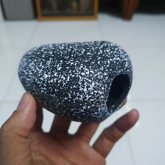 ĐÁ CÓ LỖ CÁ, TÔM, TÉP CHUI VÀO TRANG TRÍ HỒ CÁ THỦY SINH 10x8x5cm