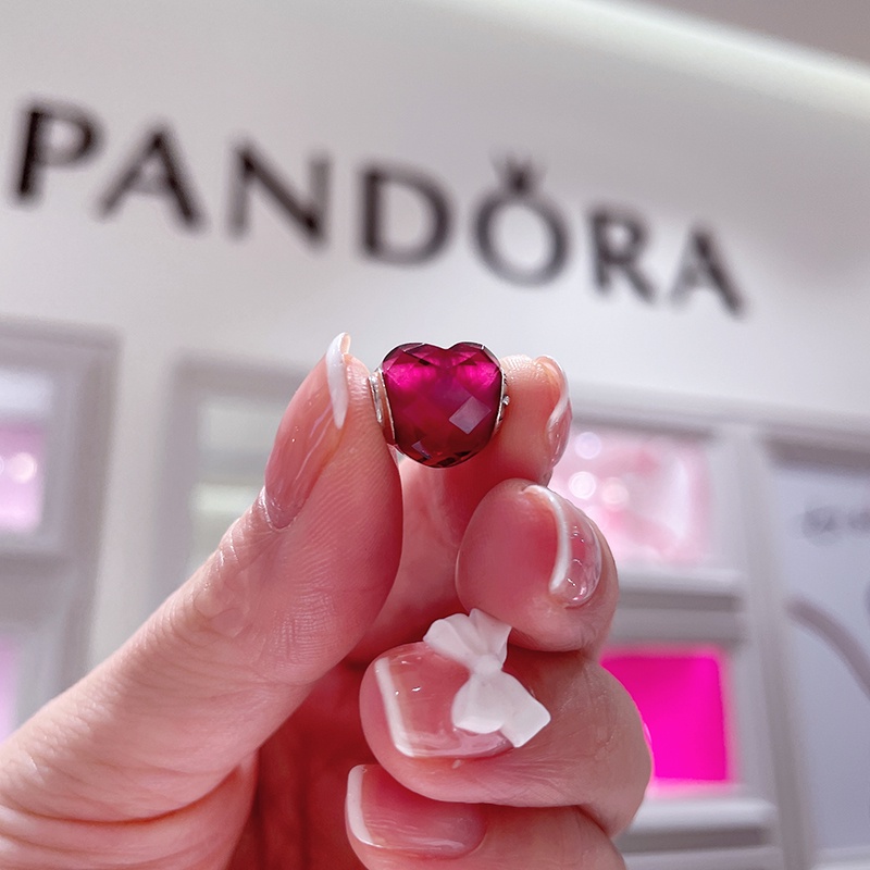 Hạt thủy tinh mặt đỏ tình yêu