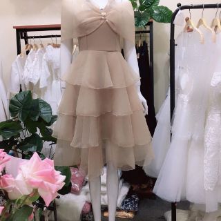 ĐẦM XÒE TẦNG TRỄ VAI
