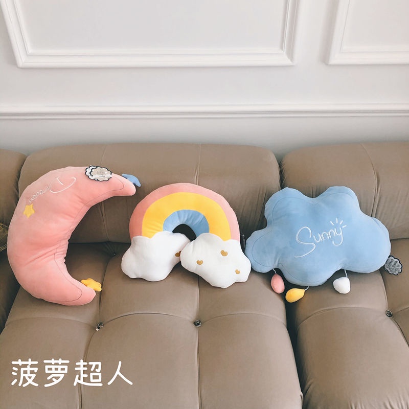Gối nhồi bông thiết kế hình trăng / sao / cầu vồng đáng yêu