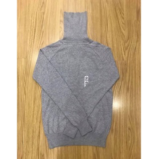 Áo len cổ lọ zr màu xám sale từ 250k còn 150k