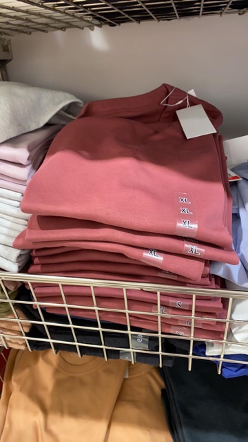 Áo tang U uniqlo