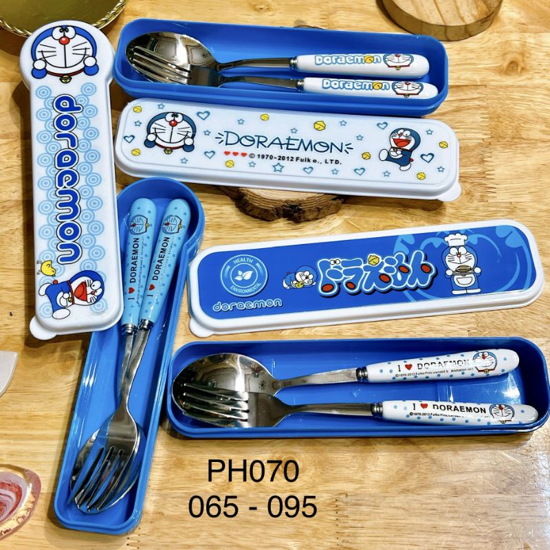 💙Bộ muỗng nĩa inox cán sứ Doraemon - kèm hộp đựng💙