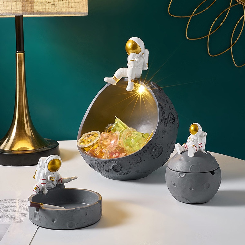 Gạt tàn thuốc hình phi hành gia cao cấp