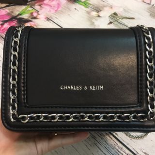 Túi CNK viền xích (mới)