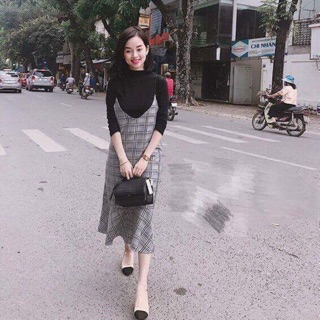 Set đầm yếm 2 dây kẻ caro phối áo len tăm mịn