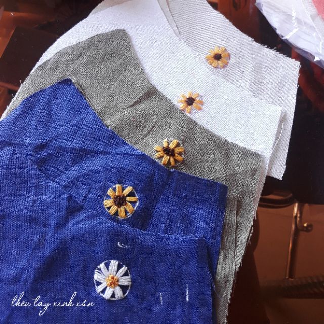 Khẩu trang thêu hoa cúc 🌼🌼🌼 | BigBuy360 - bigbuy360.vn