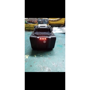 Pin đóng Makita 5ah 18v