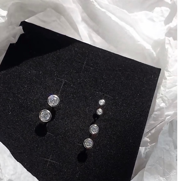 Khuyên tai đính kim tròn lấp lánh không gỉ