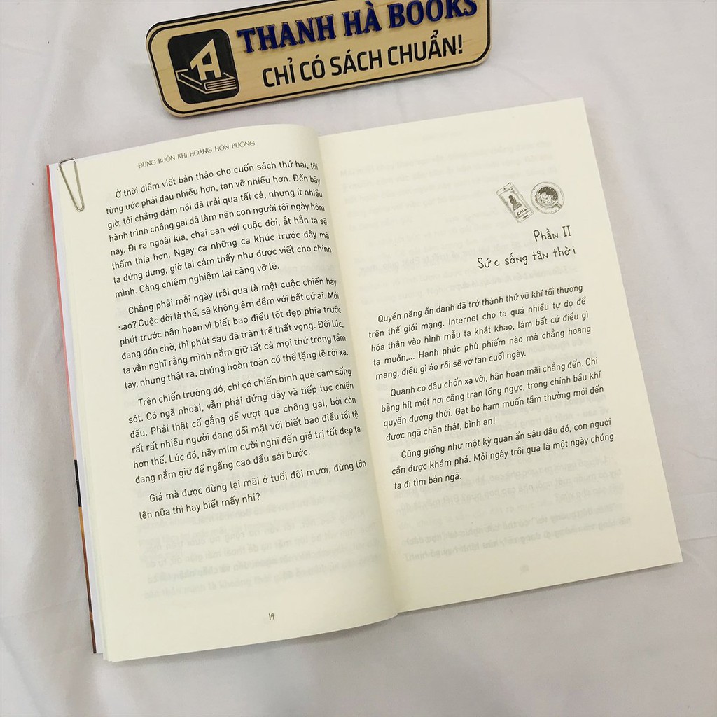 Sách - Đừng Buồn Khi Hoàng Hôn Buông (Kèm Bookmark)