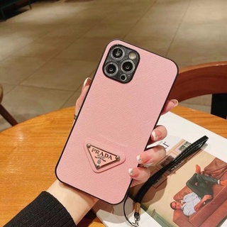Ốp lưng iphone hoạ tiết pradaaa sang chảnh