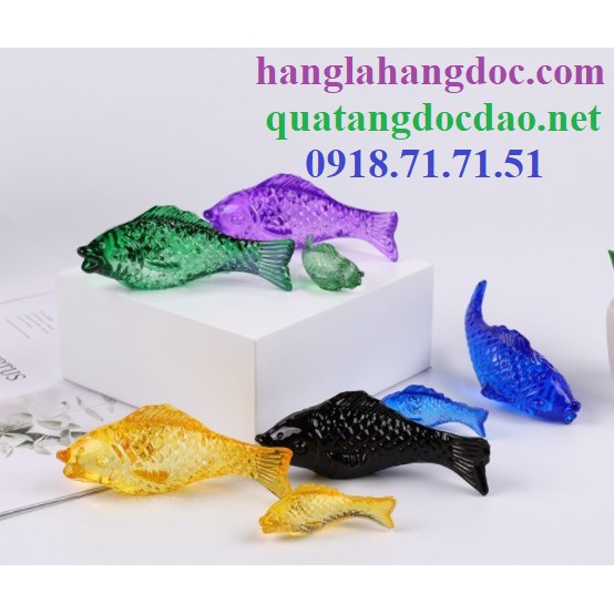 Con cá chép pha lê phong thủy  biểu trưng cho sự dư dả, thăng tiến công danh