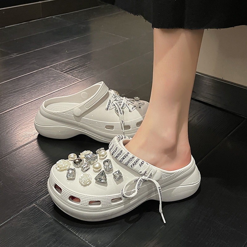 2023 Crocs Giày Nữ Dép Quai Ngang Đính Kim Cương Giả Đế Dày Tăng Chiều Cao Chống Trượt Thời Trang