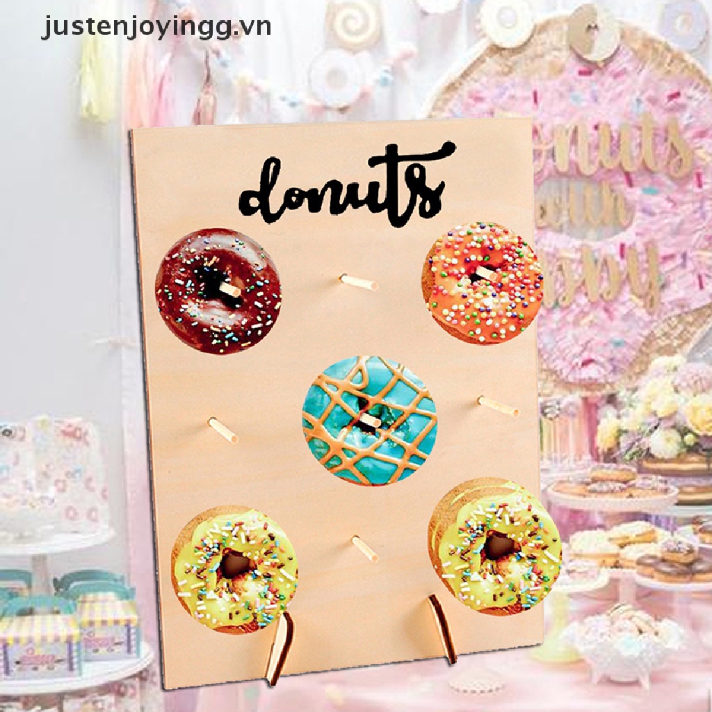 Kệ gỗ Để Bánh Donut Cho Tiệc Cưới