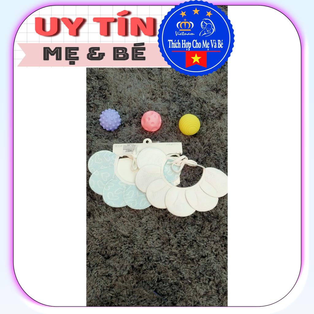Yếm ăn 6 cánh hoa (2 cái) 3284,  chất liệu cotton 100% , thương hiệu Aiueo Nhật Bản