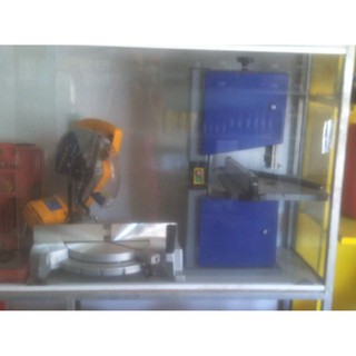 Máy cưa lọng bàn