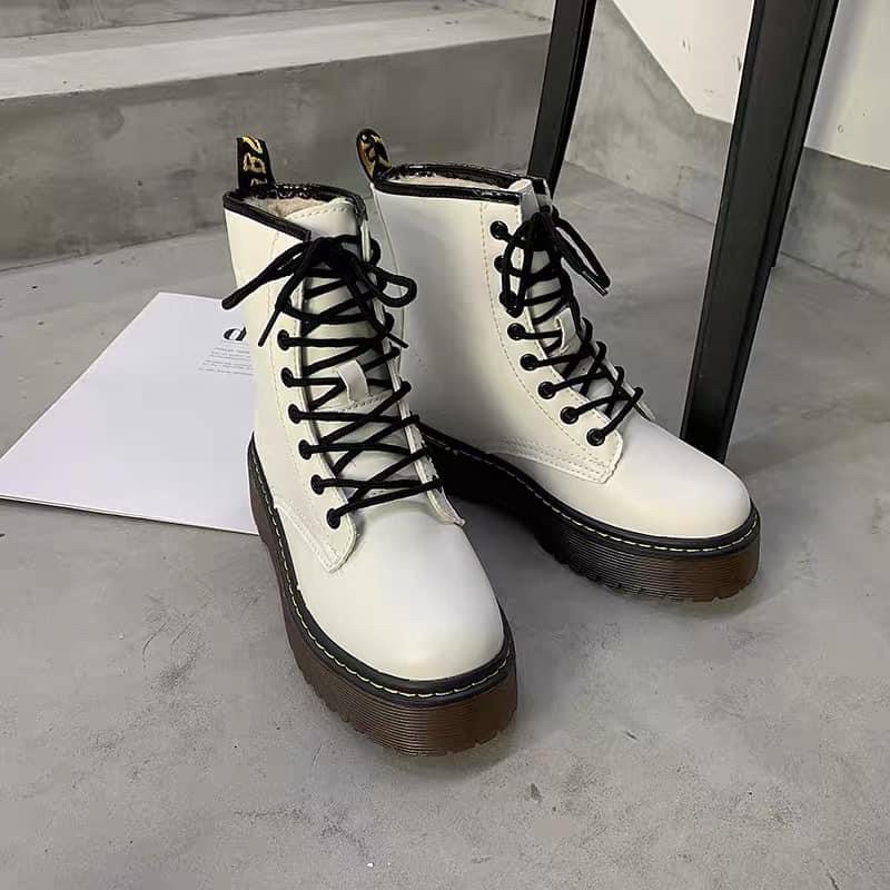 Boot trắng độn đế