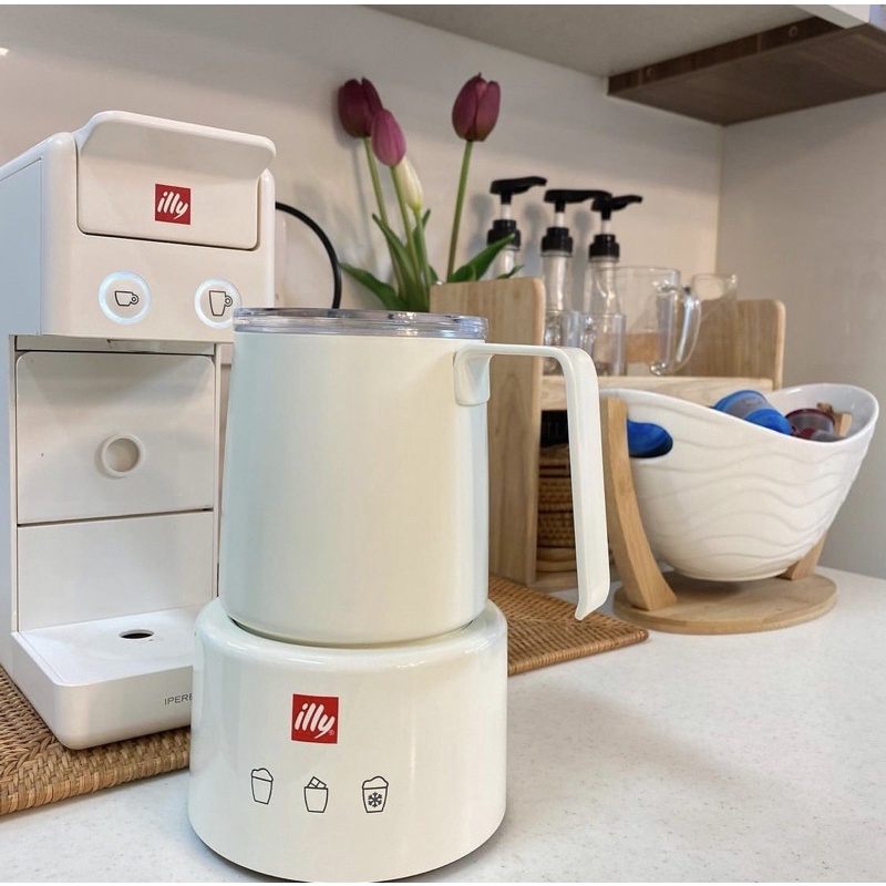 MÁY ĐÁNH BỌT SỮA CÀ PHÊ ILLY HÀN QUỐC