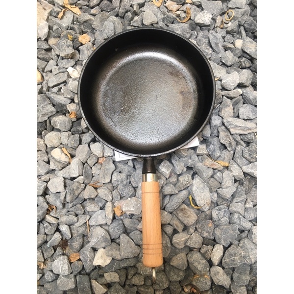 (Tôi dầu kháng rỉ) Chảo gang mini, chảo đun dầu nhỏ, chảo ốp la trứng 13cm-16cm-18cm, thiết kế tay cầm gỗ