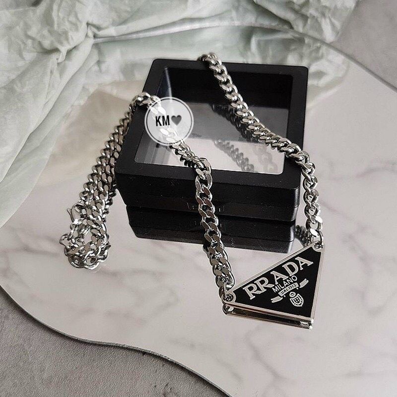 VÒNG CỔ XÍCH PRA.DA TAM GIÁC