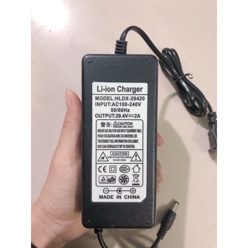 Sạc 7s 29.4v có quạt tản nhiệt chuẩn 3a