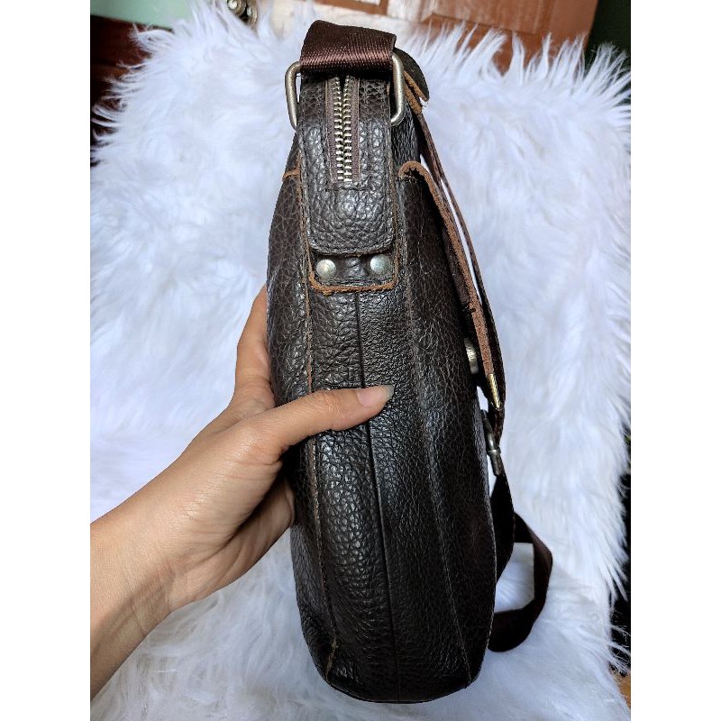 Túi đeo chéo da bò