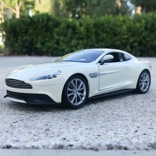 [Full box] Xe mô hình Aston Martin Vanquish 1:24 Welly