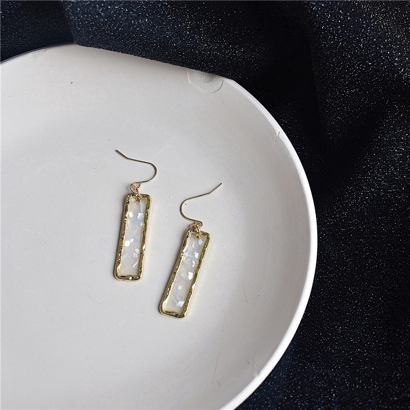 Bông Tai Nữ Trang Dáng Dài Họa Tiết Độc Đáo