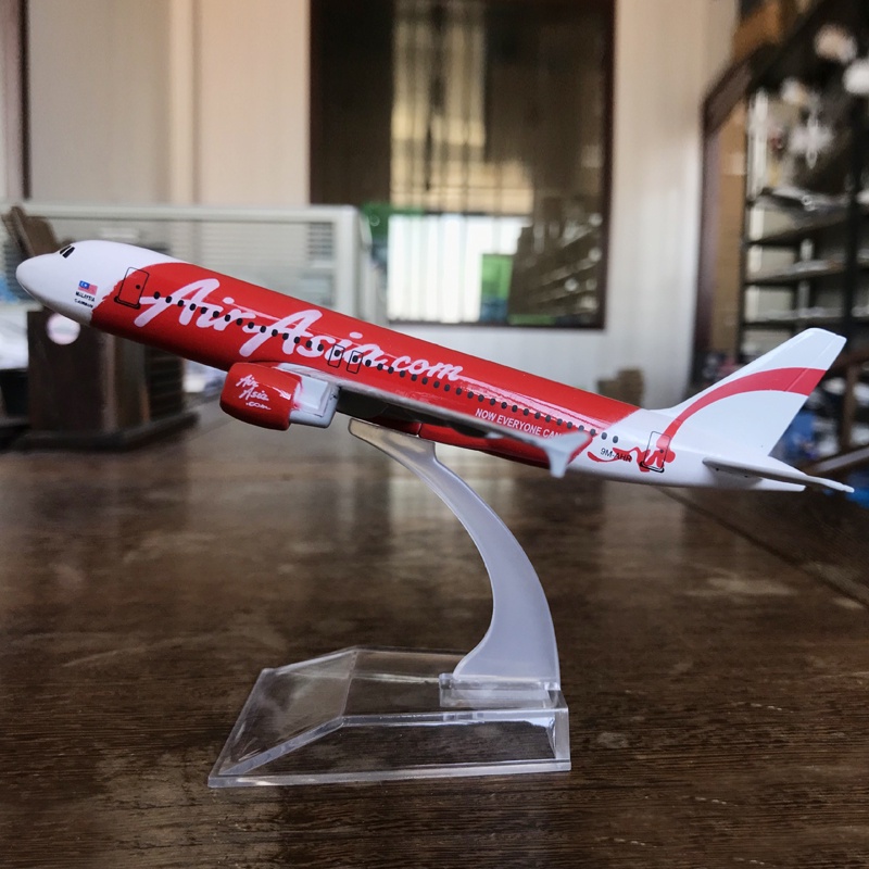 Mô Hình Máy Bay Boeing 737 747 Airbus 320 16CM Bằng Hợp Kim