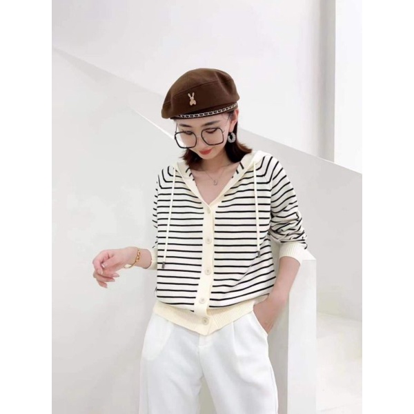 Áo khoác len nữ kẻ có nón chất mịn hàng cao cấp.