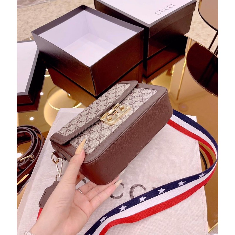 [MẪU MỚI MỖI NGÀY] Tui Gc hai dây cờ mỹ hot hit khoá bóp nha chuẩn hàng đep tag hãng ah (size 22, có video quay sẵn) | BigBuy360 - bigbuy360.vn