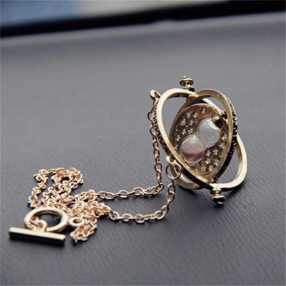 Vòng cổ Mặt Đồng Hồ Cát Trang Trí Xe Hơi