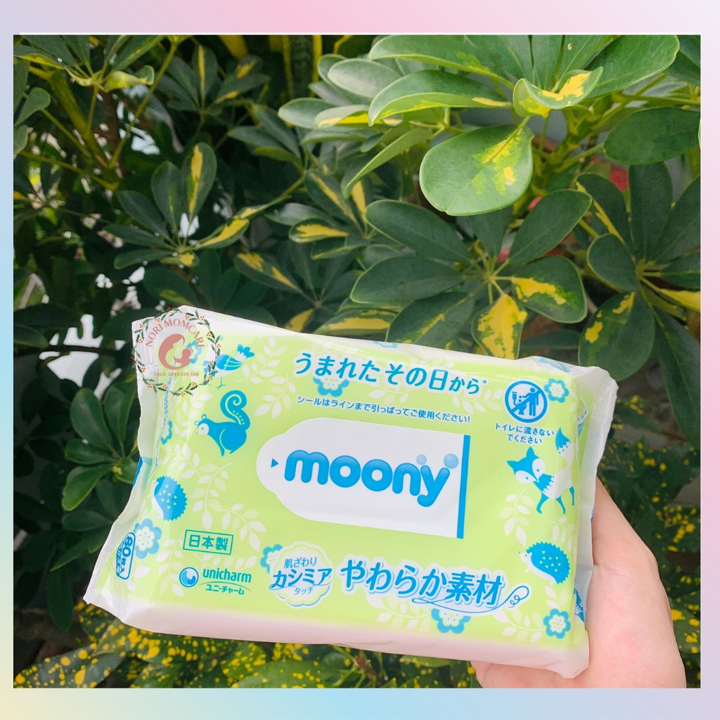 Khăn ướt Moony nội địa Nhật không mùi, chiết xuất từ trà xanh dưỡng ẩm, ngăn vi khuẩn và chống hăm cho bé, gói 80 tờ