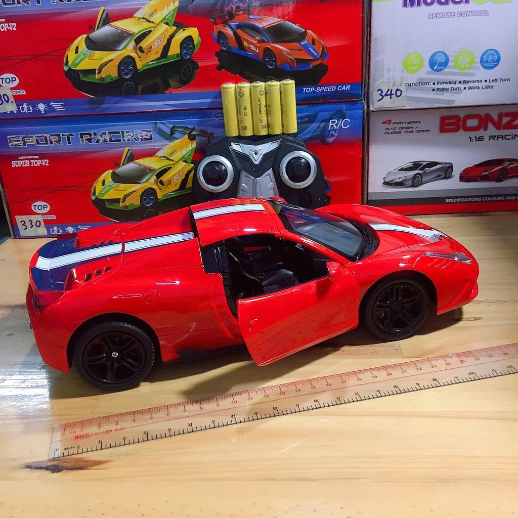 Siêu xe ferrari điều khiển từ xa mở cửa