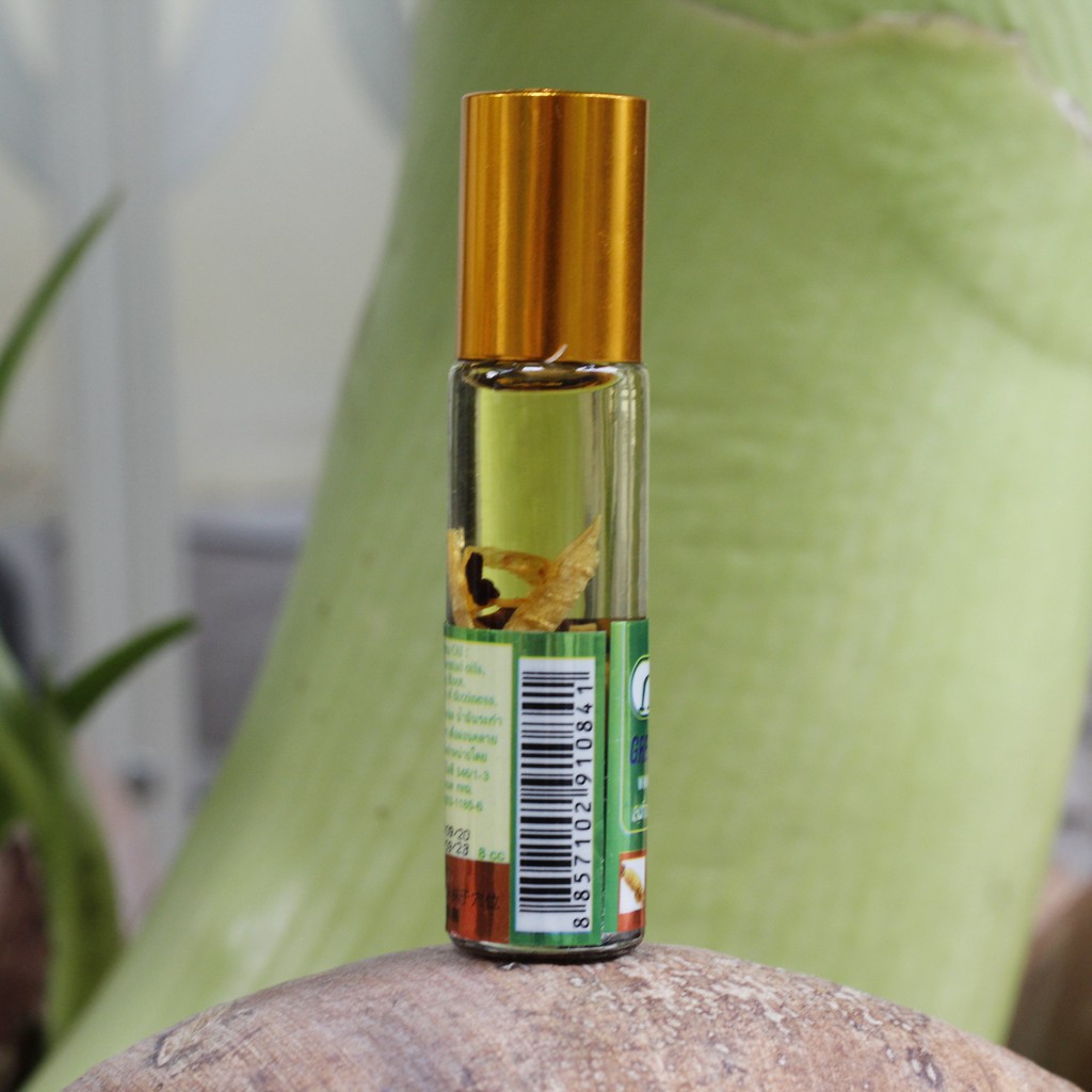 Dầu gió thảo dược Green Herb Oil Thailand 8ml