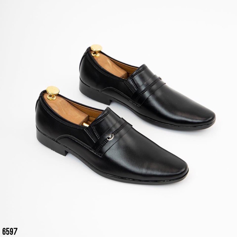 Giày công sở nam phom đẹp, mẫu mới, mã GT03, size từ 38-43, màu đen sang trọng lịch lãm