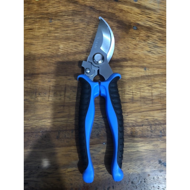 Kéo cắt cành