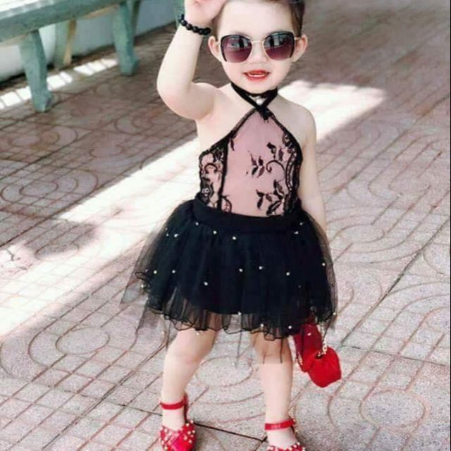 Sét yếm chân váy rời đính cườm và áo trễ vai cực dễ thương cho bé iu.................................................