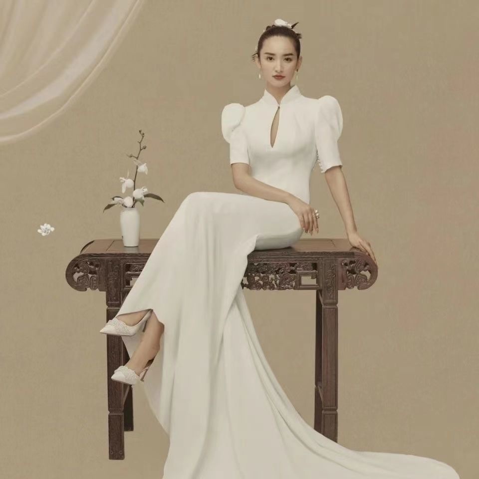 Đầm Hai Dây Đuôi Cá Màu Trắng Phong Cách Retro Fr2022 Dùng Làm Đạo Cụ Chụp Ảnh Cưới