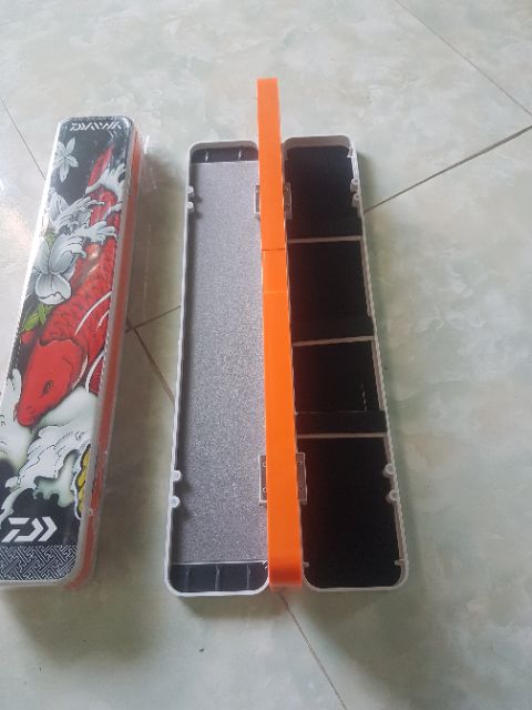 Hộp đựng phao + thẻo Daiwa