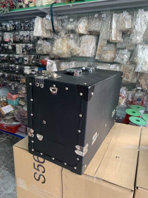 Cốp makeup pro 4 hộc lớn đen bóng 40x20x27cm GiangPKC