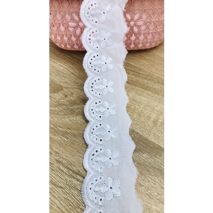 Ren thô boi trắng thêu hoa bản 4.5cm
