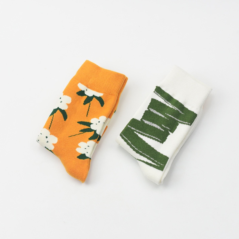 Đôi vớ WAFNHA D562 cổ cao in nhiều họa tiết khác nhau thời trang cho nam và nữ