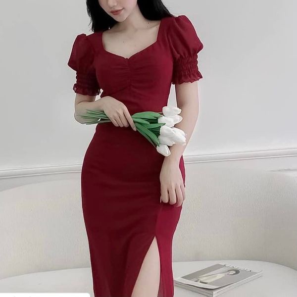 Đầm nhún ngực xẻ tà