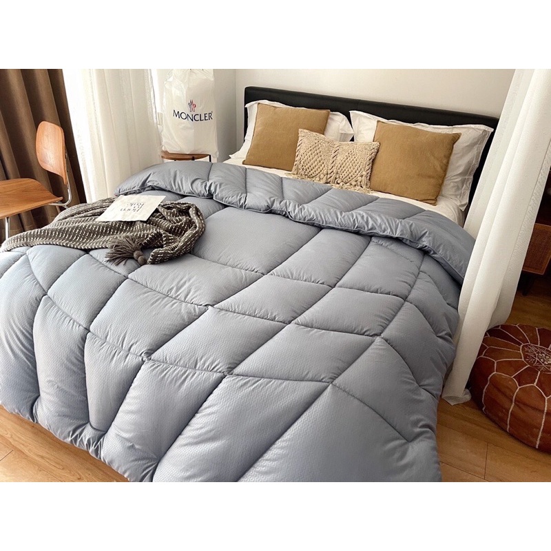 Ruột chăn lông vũ Moncler 2021