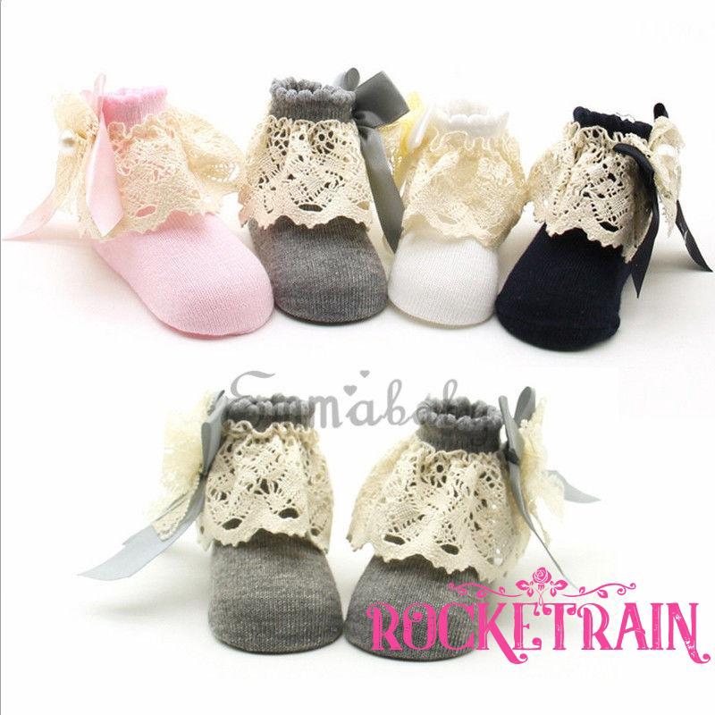 Đôi vớ cotton cổ viền ren cho bé gái mới tập đi