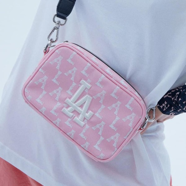 Túi Monogram Mini Crayon Cross Bag LA Pink 💙FREESHIP💙 Hàng Chính Hãng - Túi Đeo Chéo Phong Cách Hàn Quốc