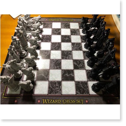 Bộ cờ vua trò chơi thiết kế phong cách Harry Potter cao cấp