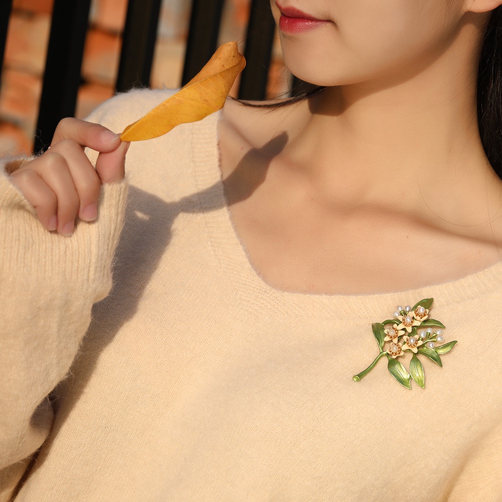 Ghim cài áo hình nhành lá và hoa dành dành đính ngọc trai phong cách cổ điển thanh lịch dành cho nữ