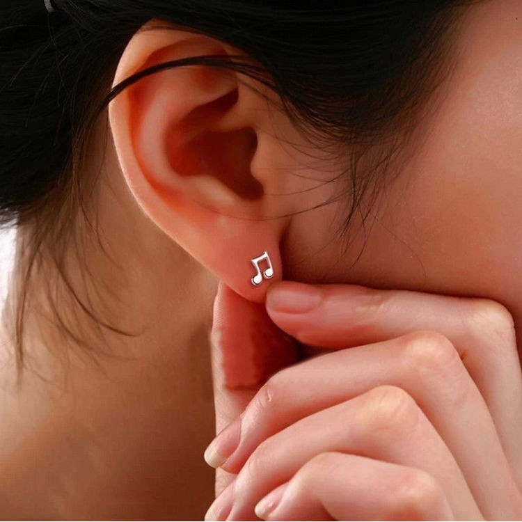 Đôi bông tai mạ bạc hình nốt nhạc đầy cá tính